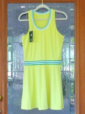 HALARA SIZE MEDIUM ACTIVITY DRESS